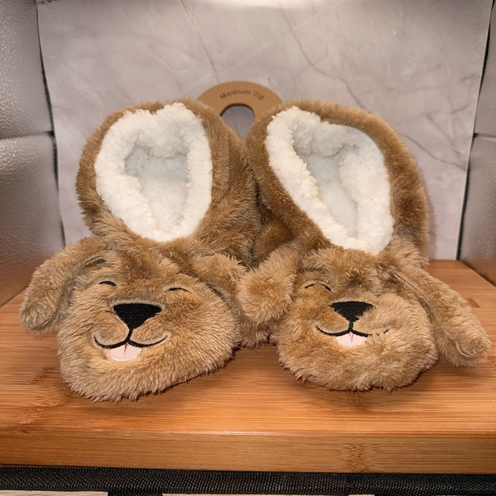 Faceplant Dreams Facetsies Dog Slippers NWT Cozy Plush womens Medium 7/8